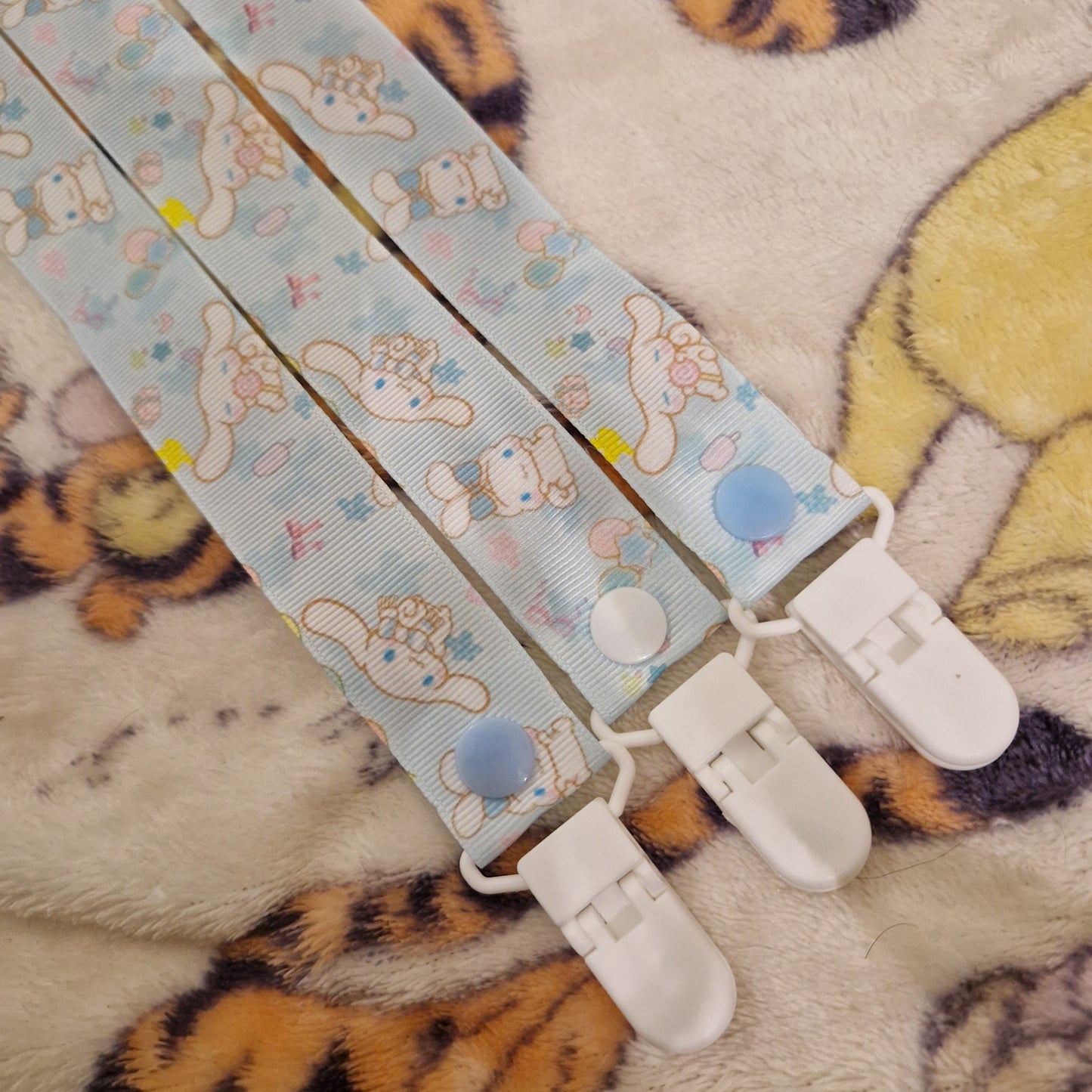 Baby blue cinnamoroll, paci clip