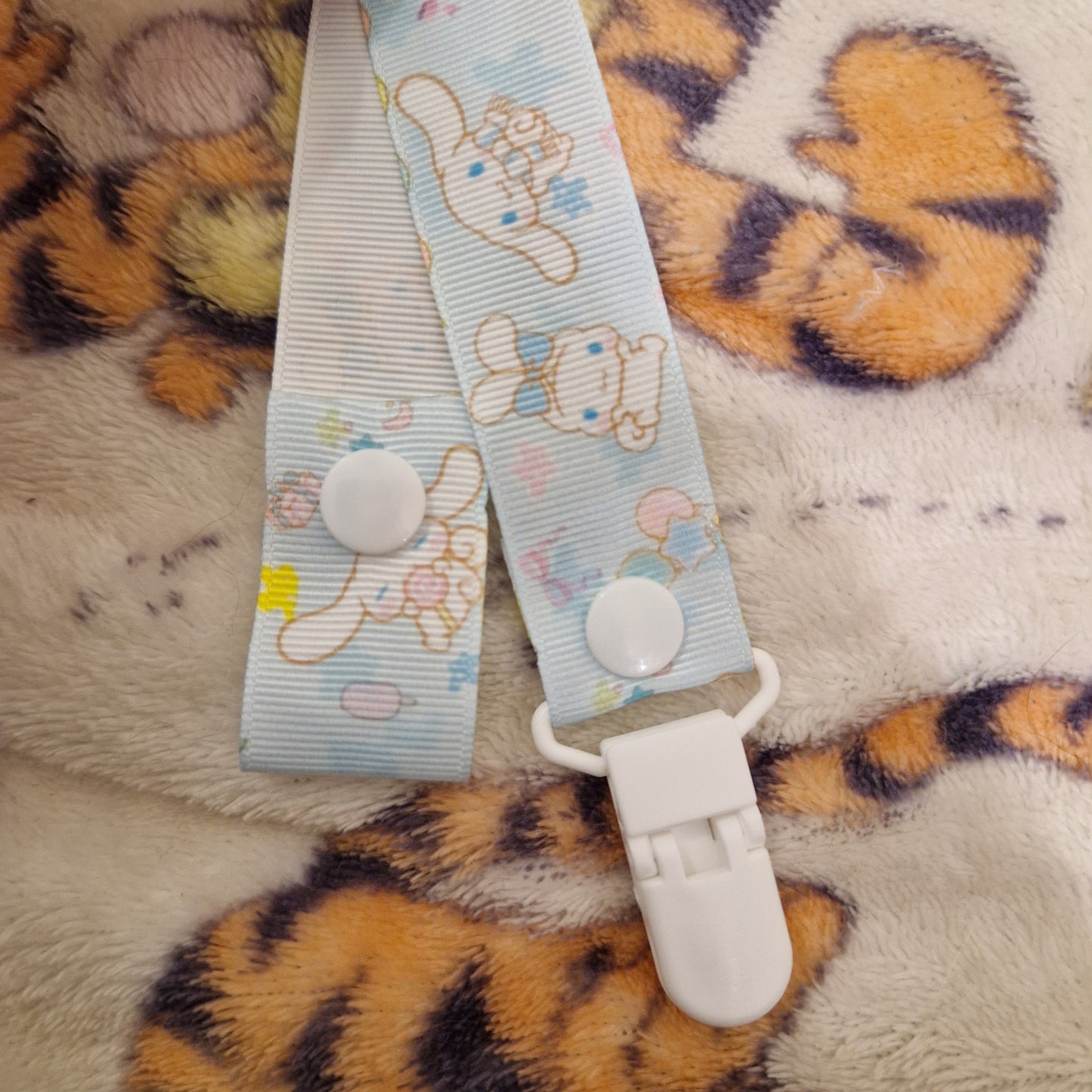 Baby blue cinnamoroll, paci clip